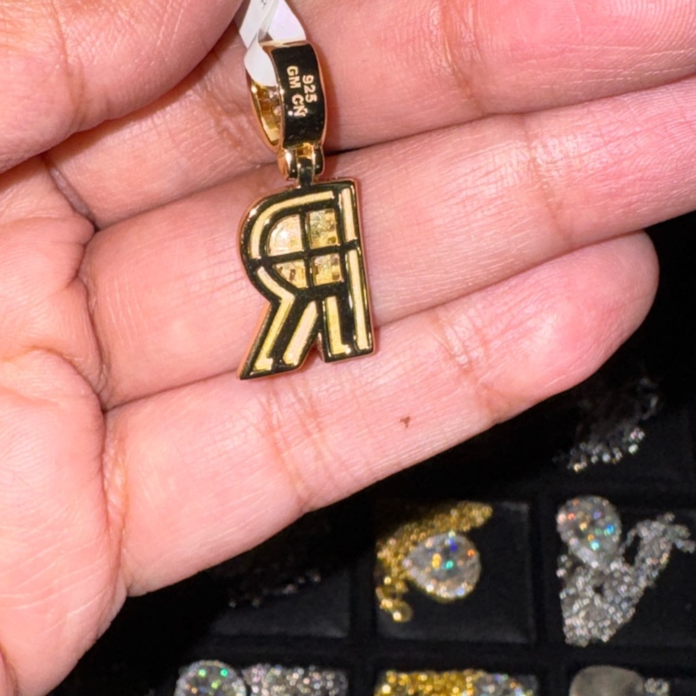 VVS Swarovski Crystal initial S pendant, name necklace, monogram Letter, S charm - Picture 9 of 10